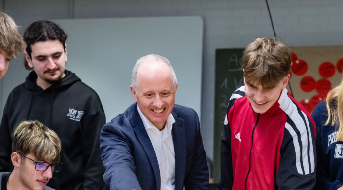 Klimabildung macht Schule – Schülerinnen werden zu KlimaPuzzle-Moderator*innen